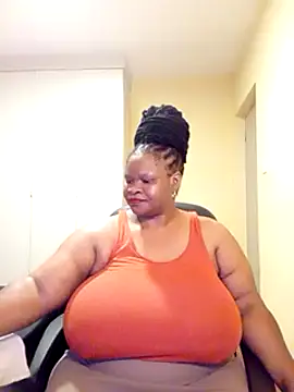 Snapshot of sweetnoziexx chatting on 02.27.25 sweetnoziexx online show from 02.27.25