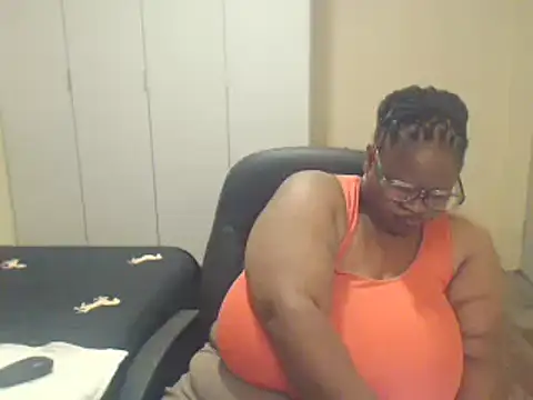 Snapshot of sweetnoziexx chatting on 03.14.25 sweetnoziexx online show from 03.14.25