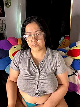 MsConejitaa online show from 10.04.25