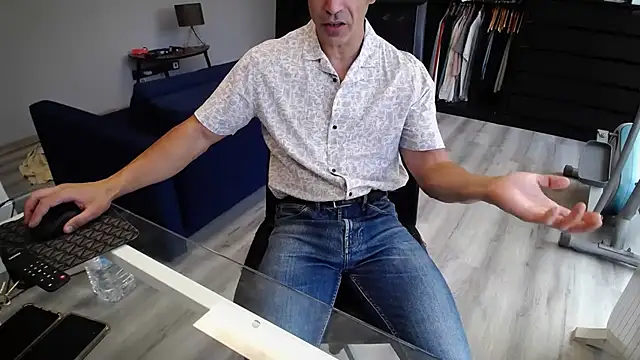 Snapshot of samricci21 chatting on 10.16.25 samricci21 online show from 10.16.25