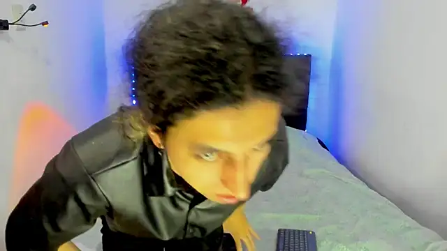 shelby  hotshoww online show from 12.27.24