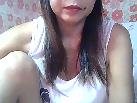 Snapshot of urwife_tobe chatting on 12.18.24 urwife tobe online show from 12.18.24