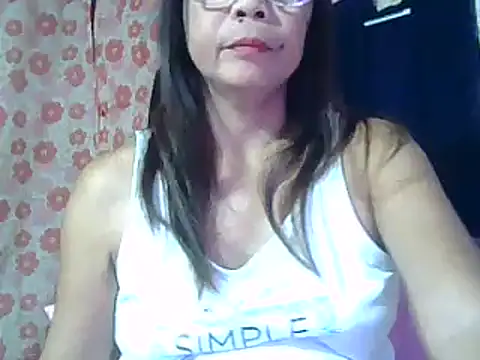 Snapshot of urwife_tobe chatting on 01.25.25 urwife tobe online show from 01.25.25