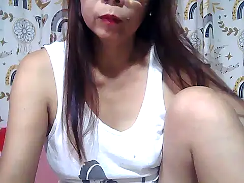 Snapshot of urwife_tobe chatting on 04.25.26 urwife tobe online show from 04.25.26