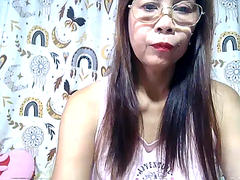 Snapshot of urwife_tobe chatting on 05.04.26 urwife tobe online show from 05.04.26