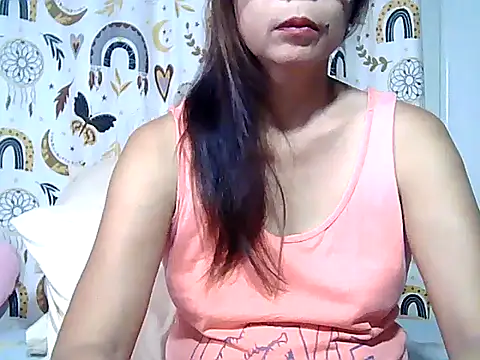 Snapshot of urwife_tobe chatting on 05.07.26 urwife tobe online show from 05.07.26
