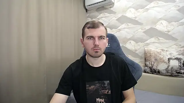 Snapshot of SerzhKorol1 chatting on 10.30.25 SerzhKorol1 online show from 10.30.25