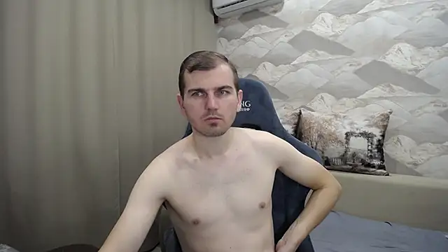 Snapshot of SerzhKorol1 chatting on 11.11.25 SerzhKorol1 online show from 11.11.25