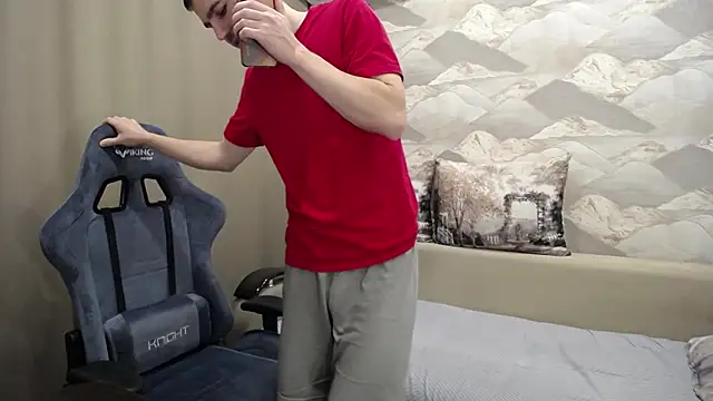 Snapshot of SerzhKorol1 chatting on 11.20.25 SerzhKorol1 online show from 11.20.25