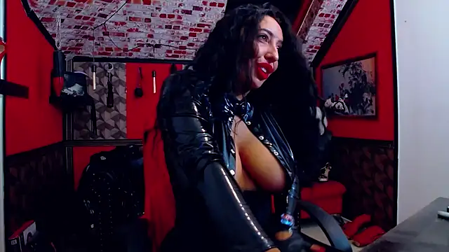 DommeBellatrix online show from 10.07.25