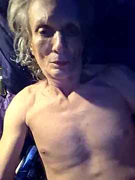 Snapshot of Vonniecd chatting on 09.18.25 Vonniecd online show from 09.18.25