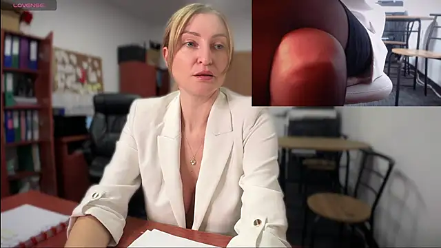 Snapshot of legsLONG chatting on 12.09.24 legsLONG online show from 12.09.24