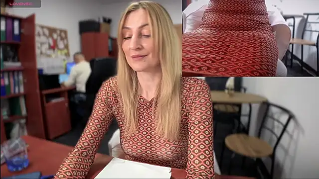 Snapshot of legsLONG chatting on 12.12.24 legsLONG online show from 12.12.24