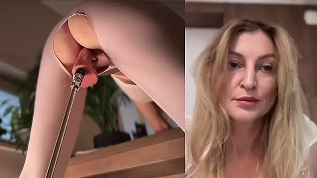 Snapshot of legsLONG chatting on 12.14.24 legsLONG online show from 12.14.24