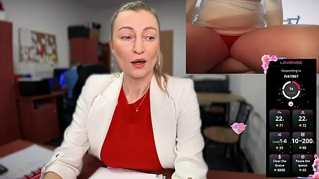 Snapshot of legsLONG chatting on 02.14.25 legsLONG online show from 02.14.25