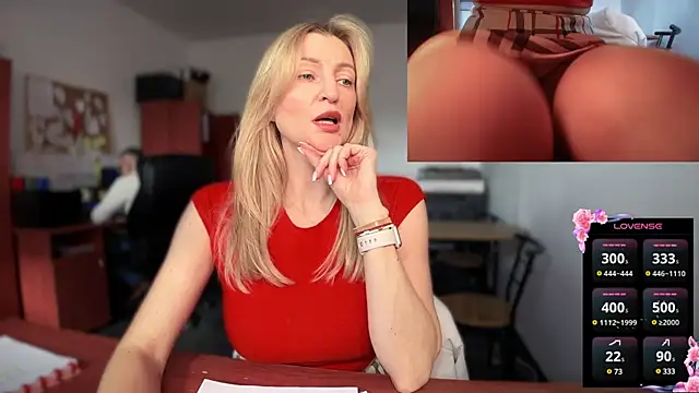 Snapshot of legsLONG chatting on 02.15.25 legsLONG online show from 02.15.25