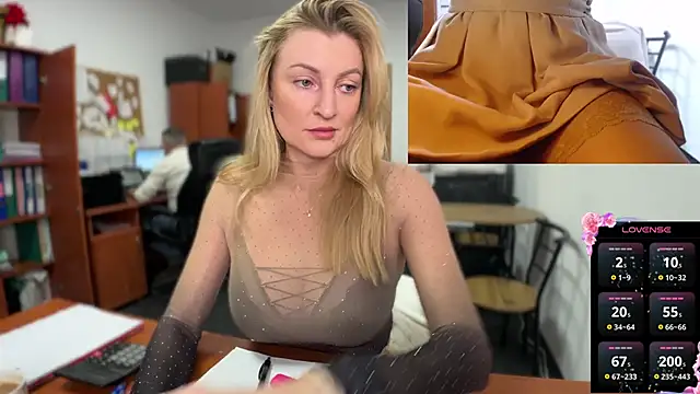 Snapshot of legsLONG chatting on 02.19.25 legsLONG online show from 02.19.25