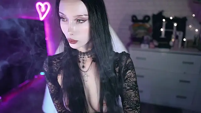  Uindi  online show from 12.20.24