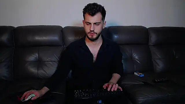 Snapshot of CrazyDom1 chatting on 03.08.26 CrazyDom1 online show from 03.08.26