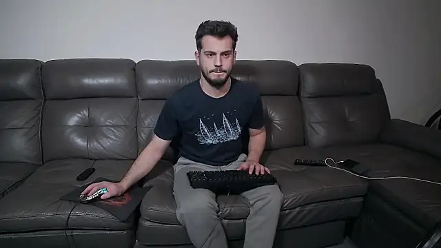 Snapshot of CrazyDom1 chatting on 03.18.26 CrazyDom1 online show from 03.18.26