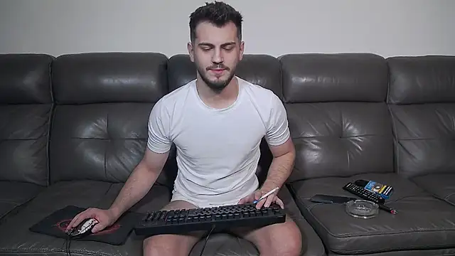 Snapshot of CrazyDom1 chatting on 03.28.26 CrazyDom1 online show from 03.28.26