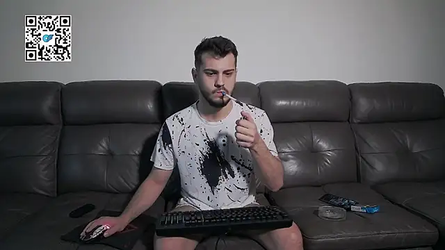 Snapshot of CrazyDom1 chatting on 03.31.26 CrazyDom1 online show from 03.31.26