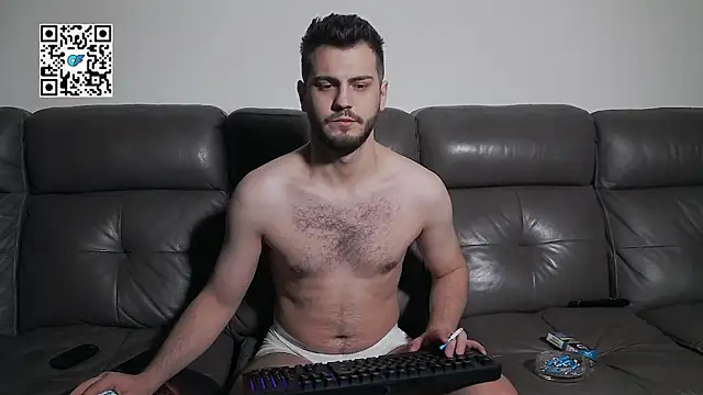 Snapshot of CrazyDom1 chatting on 04.01.26 CrazyDom1 online show from 04.01.26