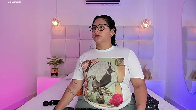 DanielleEvans  online show from 10.05.25