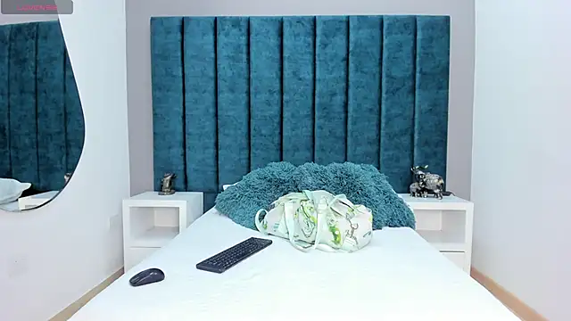 DanielleEvans  online show from 02.03.26