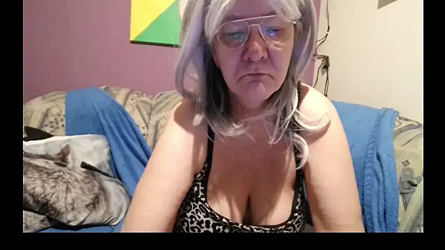 milfchantal4 online show from 01.24.25