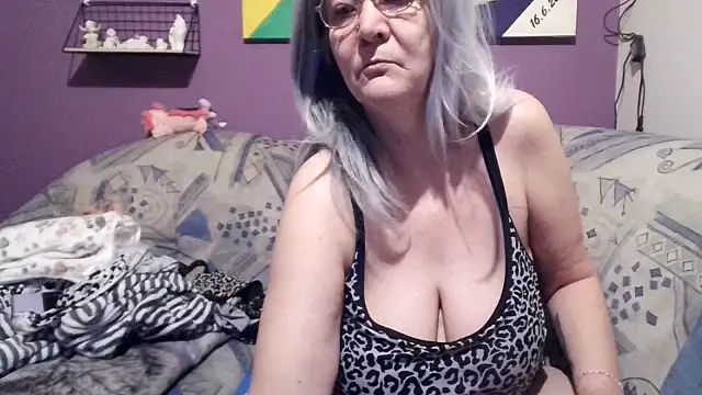 milfchantal4 online show from 02.23.25