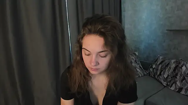Snapshot of KristinaLoison chatting on 05.18.26 KristinaLoison online show from 05.18.26