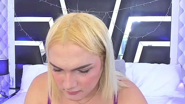 Snapshot of katya_kozlov chatting on 10.03.25 katya kozlov online show from 10.03.25