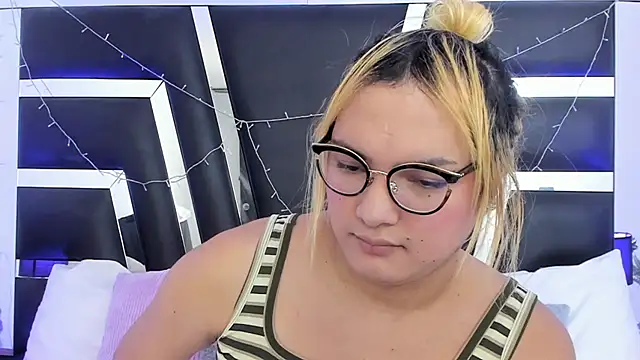 Snapshot of katya_kozlov chatting on 02.20.26 katya kozlov online show from 02.20.26