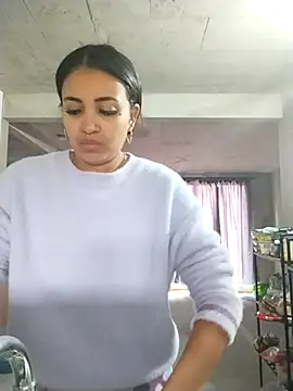 aisha es online show from 02.22.25