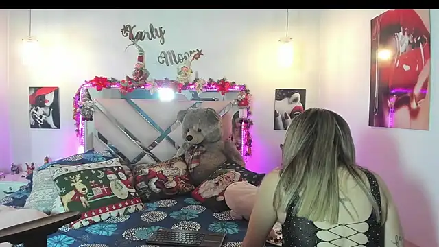 Karly moon online show from 12.17.25