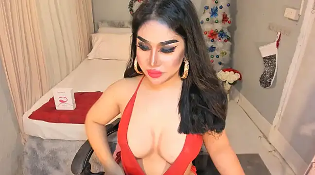 Snapshot of RavennaMiller chatting on 12.23.24 RavennaMiller online show from 12.23.24