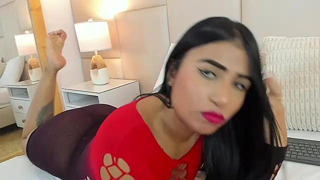 Snapshot of AntoniaRoss_ chatting on 06.18.26 AntoniaRoss online show from 06.18.26