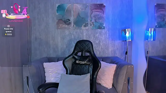 Snapshot of MelanieHudson_ chatting on 10.15.25 MelanieHudson online show from 10.15.25