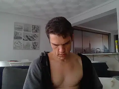 Snapshot of HeteroOli chatting on 02.01.25 HeteroOli online show from 02.01.25