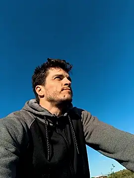 Snapshot of HeteroOli chatting on 03.29.26 HeteroOli online show from 03.29.26