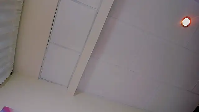 Snapshot of Valentinamolina_ chatting on 01.12.25 Valentinamolina  online show from 01.12.25