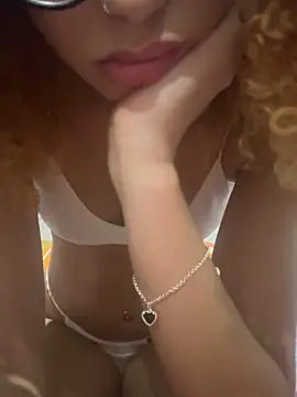 Snapshot of laisviana21 chatting on 11.06.25 laisviana21 online show from 11.06.25