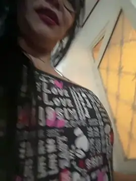 kelly dirty  online show from 02.25.25