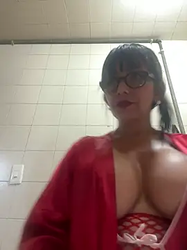 kelly dirty  online show from 02.25.25