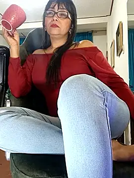 kelly dirty  online show from 04.21.26