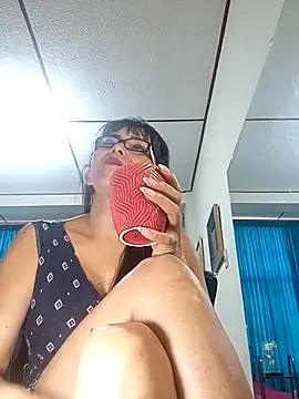kelly dirty  online show from 05.02.26