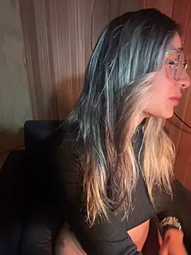 AliceStone19 online show from 04.21.26