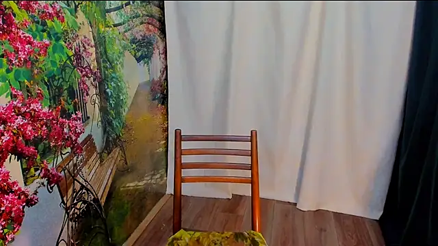 Snapshot of I-JUST-I chatting on 12.26.24 I-JUST-I online show from 12.26.24