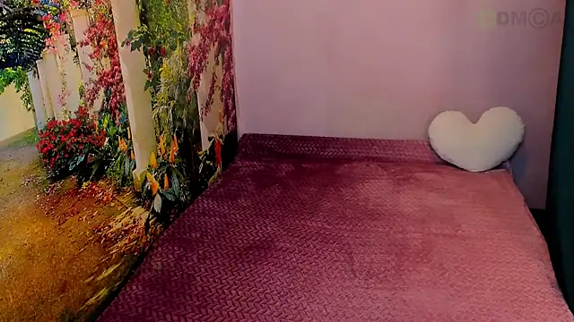 Snapshot of I-JUST-I chatting on 11.25.25 I-JUST-I online show from 11.25.25